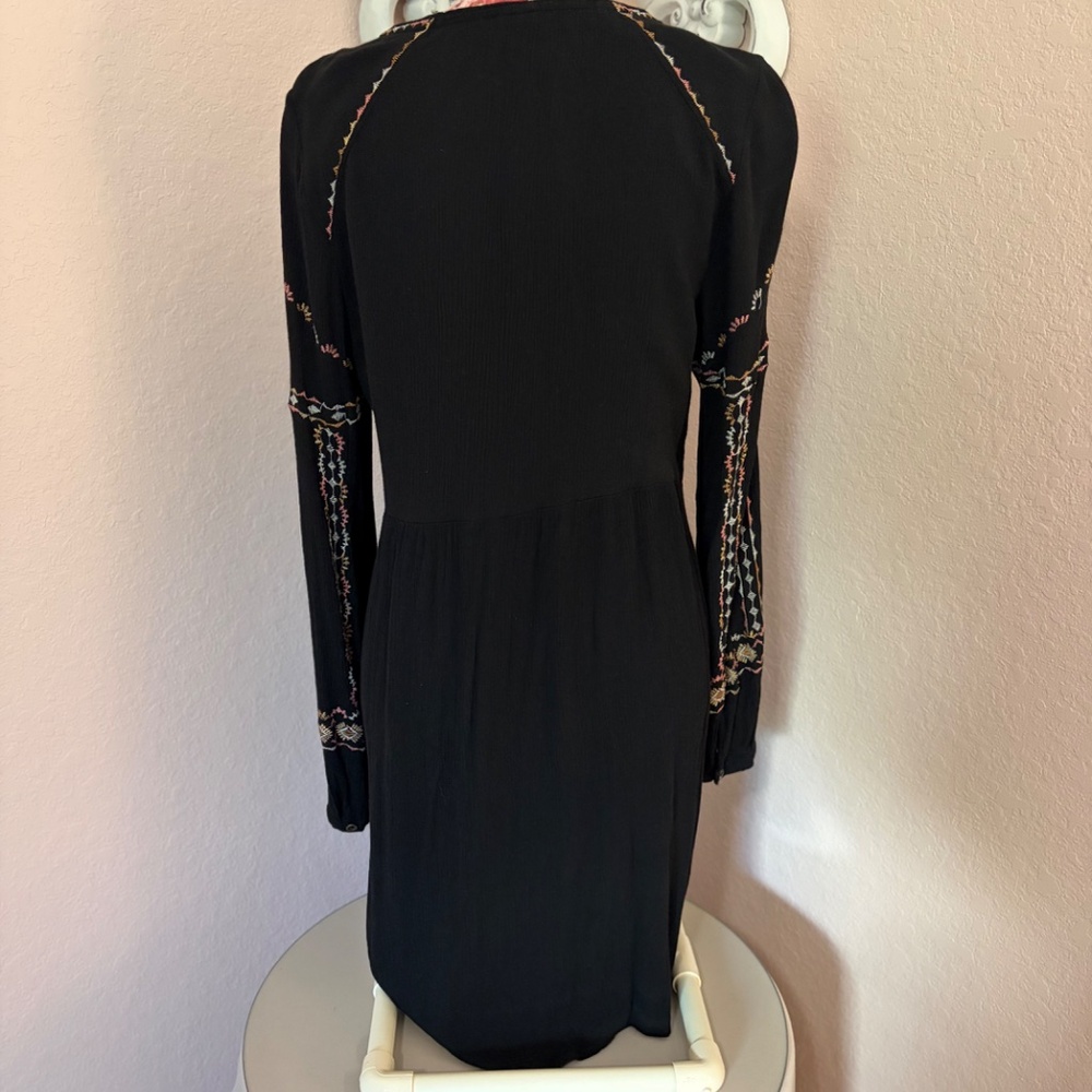 Knox Rose embroidered dress - Picture 5 of 7